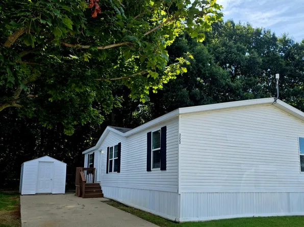 3223 Cypress #9, Jackson, MI 49201