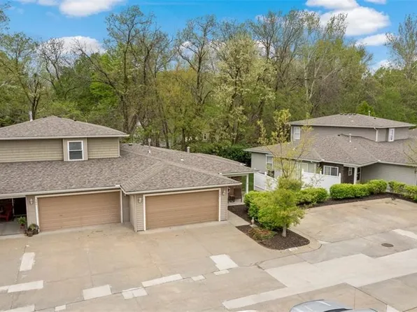 384 N Clayview Dr, Liberty, MO 64068