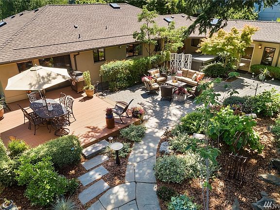Large, level, fully fenced, and spanning from street to street (with a gate to 39th), this lot is exceptionally desirable.