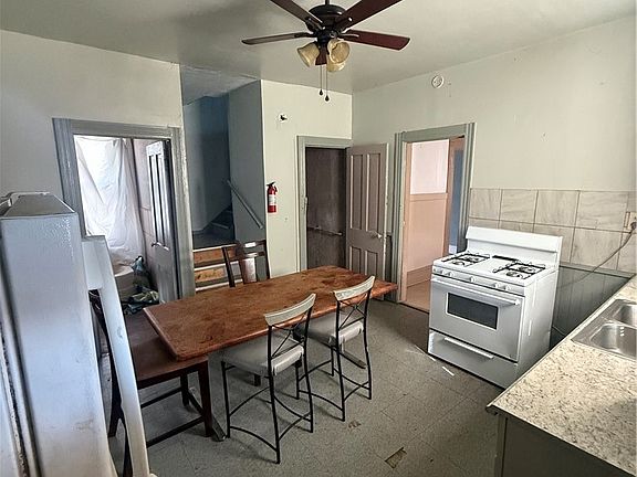 4th image of 6700 Hosmer Ave