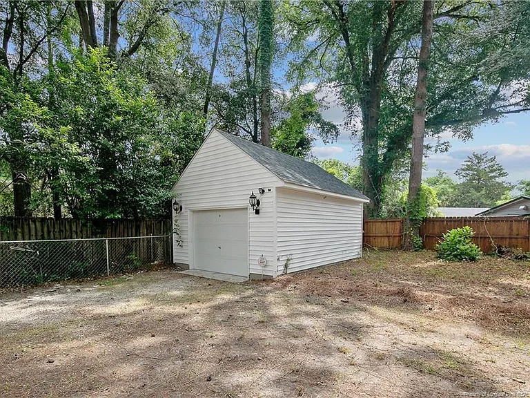 415 Vista Dr — Photo 41