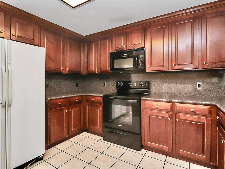 1005 Rainbow Dr — Photo 14