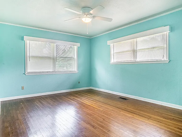 8323 E Mountain Ln — Photo 12