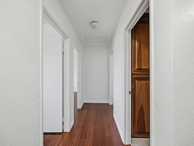 8566 Club House Dr — Photo 26