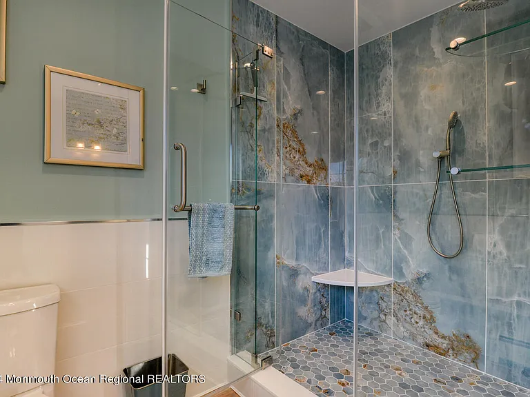 105 Saint Louis Ave — Photo 19