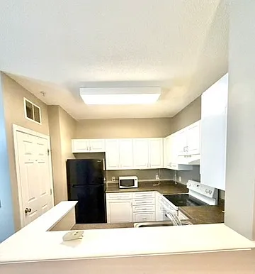 2 bed, 968 sqft, $2,500 — Photo 2