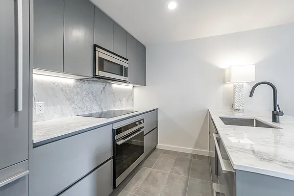 Rented by Bond New York | media 28