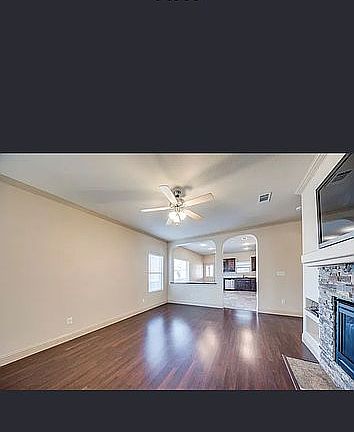 2nd image of 3906 Roma St