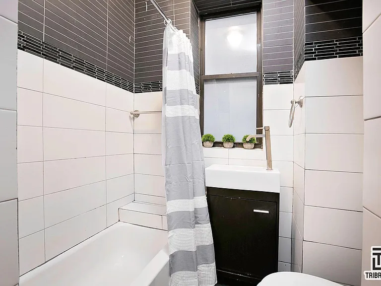 150 E 105th St #1B — Photo 11
