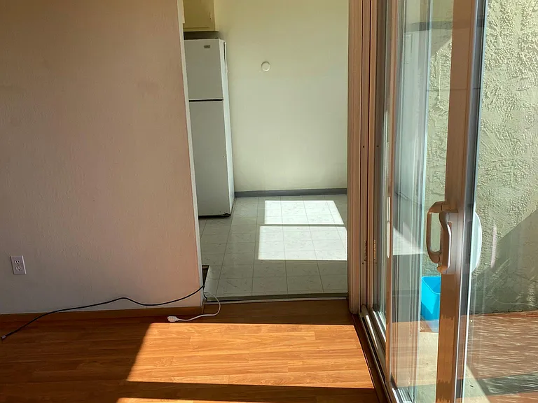 1528 Oxford St #3 — Photo 11