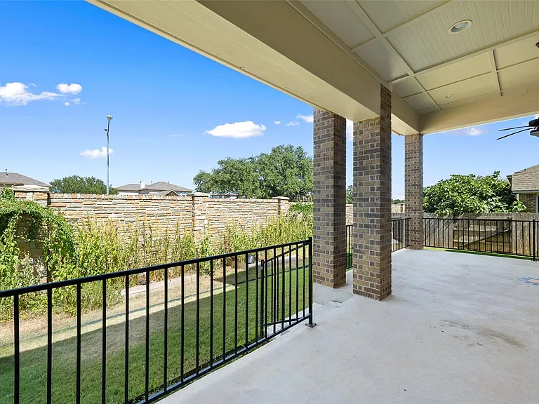 213 Southern Cross Dr — Photo 35