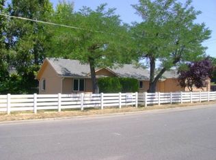 460 N 8th St, Central Pt, OR