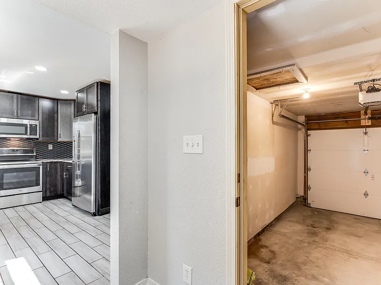 1712 N Belmont Ave — Photo 48