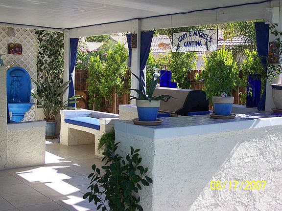 Outdoor Kitchen