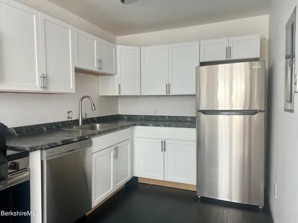 260 Pittsfield Rd Unit B5, Lenox, MA 01240