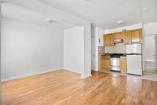 Rented by Bohemia Realty Group | media 2