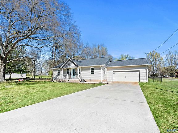 2nd image of 444 Summerville Rd