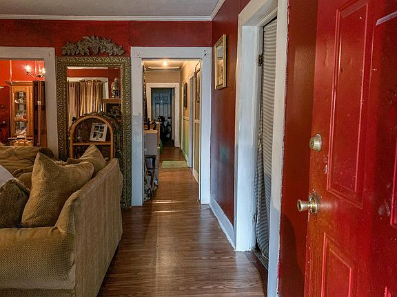 2nd image of 109 Montague St