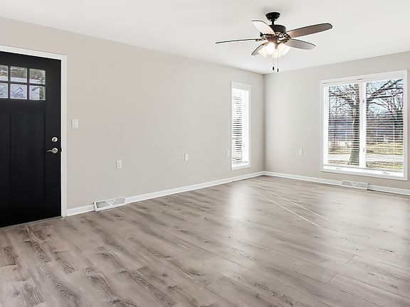 2nd image of 6582 Lakeside Rd