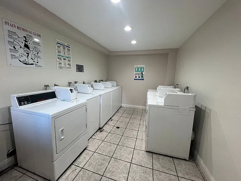 Columbus Apartments — Photo 8