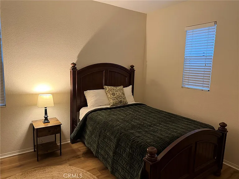953 Curlew St — Photo 11