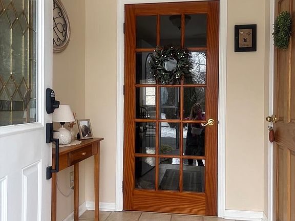 2nd image of 406 Walnut Ave