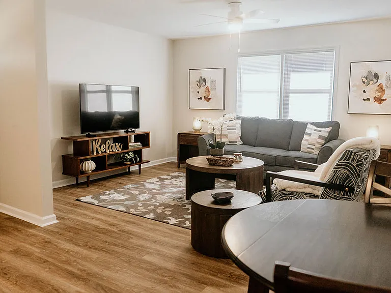 Maple Cir — Photo 5