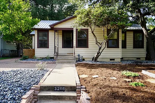 3206 Kerbey Ln Photo 1