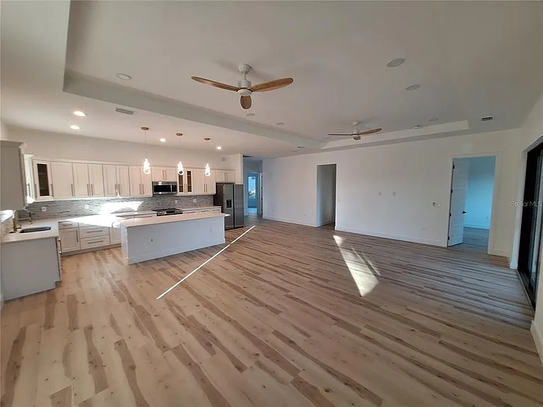 289 Albatross Rd — Photo 9