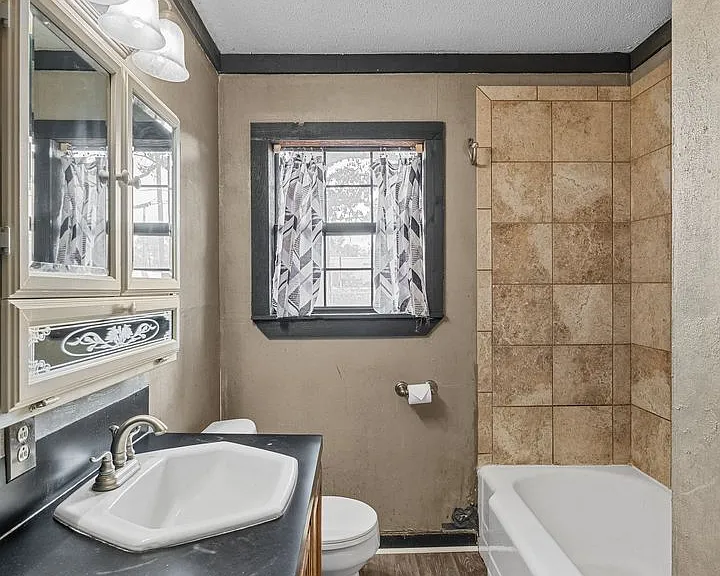 1013 Peyton Ave — Photo 19