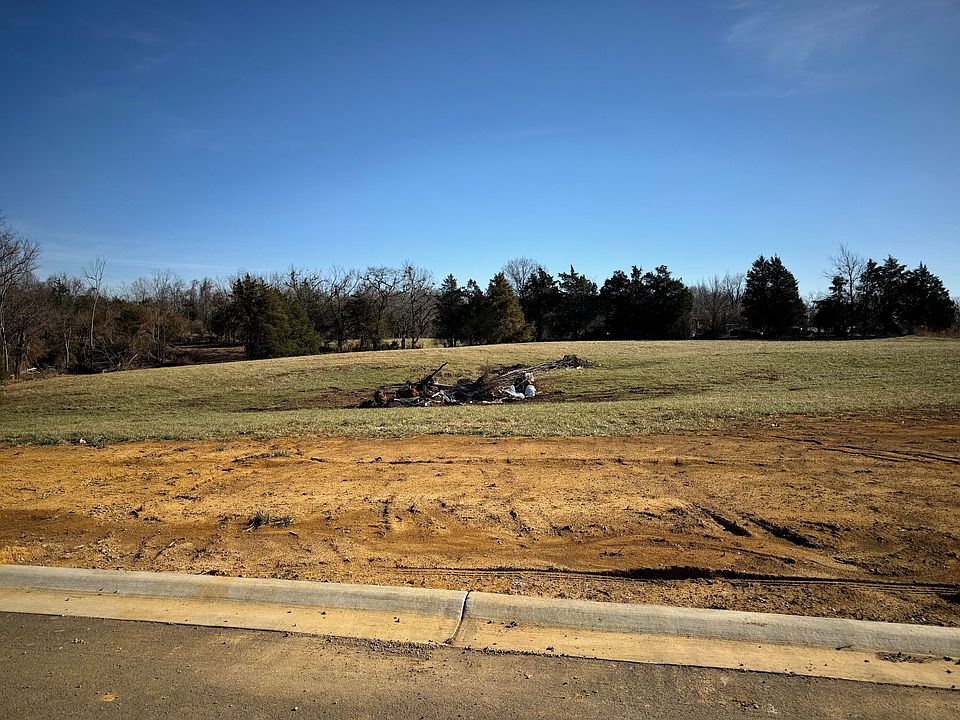 1st image of 106 Dawn Ct