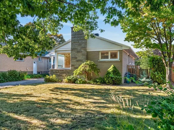 2173 Rushton Rd W, Ottawa, ON K2A 1N6