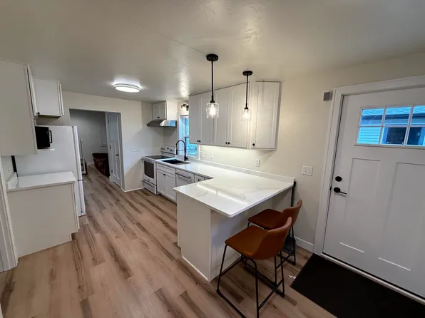 W5640 Cedar Trl, Neshkoro, WI 54960