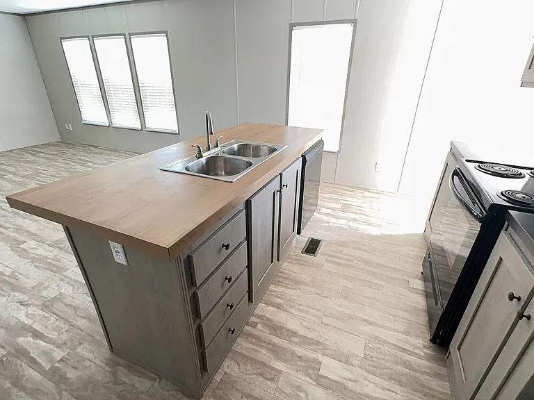 101 E Elms Rd #149 — Photo 3