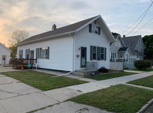 1118 S 24th St, Manitowoc, WI 54220