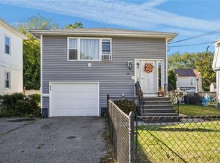 68 Everett St, Warren, RI 02885