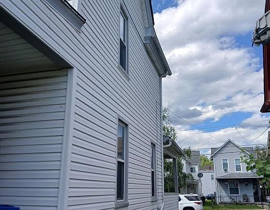 3rd image of 800 Summit St