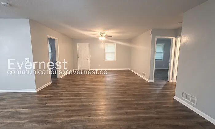 715 W Creek Cir — Photo 4