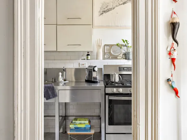 294 Hicks Street image 5 of 12