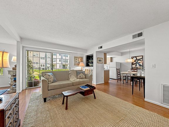 4th image of 116 Prosperity Ave SE APT B