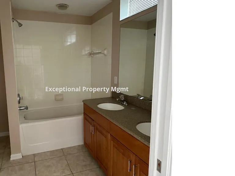 1085 Hancock Creek South Blvd #203 — Photo 5