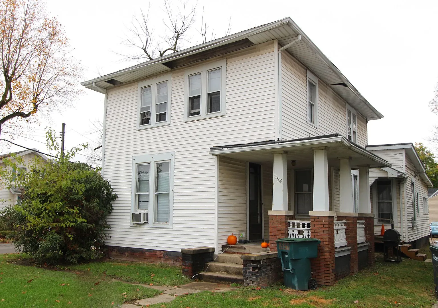 Preleasing For August! Close To Campus — Photo 1