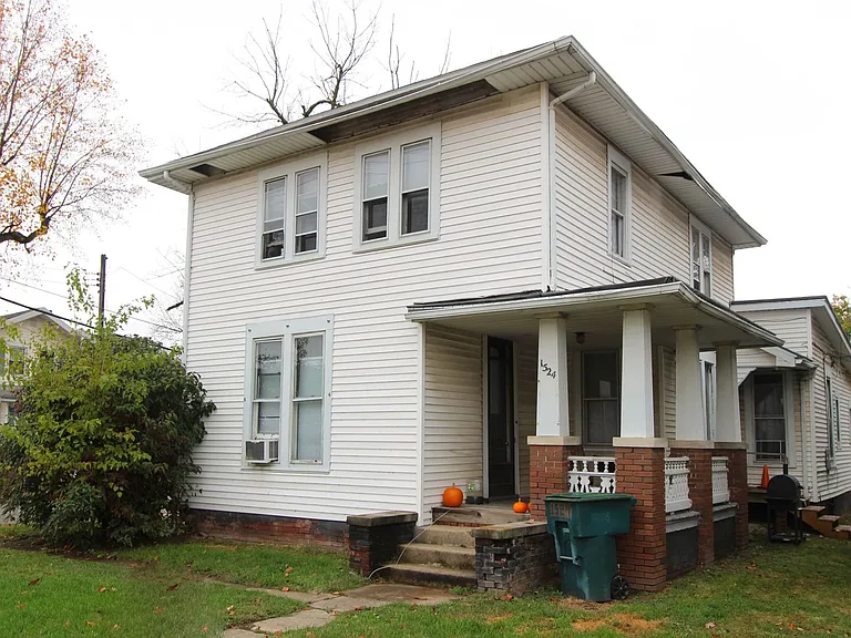 Preleasing For August! Close To Campus — Photo 1