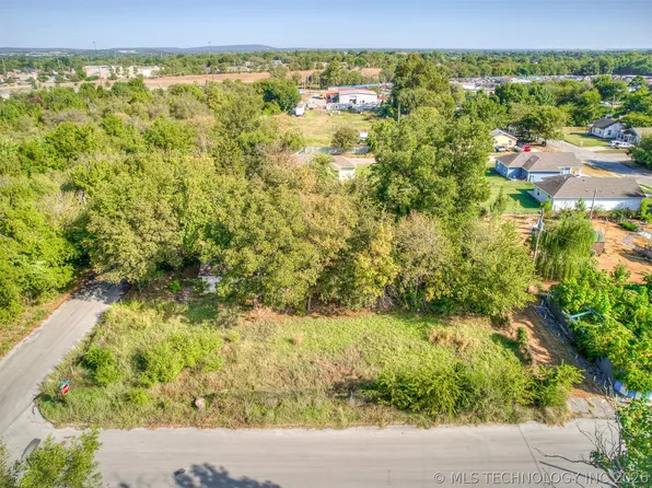 1327 N Rockford Ave, Tulsa, OK 74106