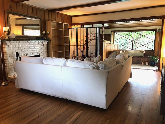 2nd image of 4943 Topanga Canyon Blvd