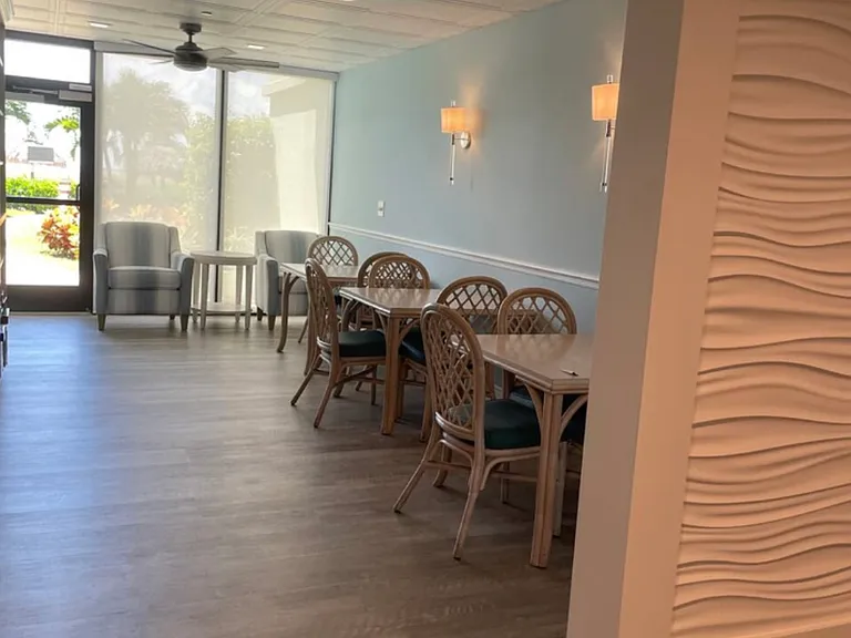 180 Seaview Ct #414 — Photo 3