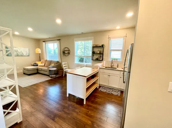 13704 NW 52nd Ave #B, Vancouver, WA 98685