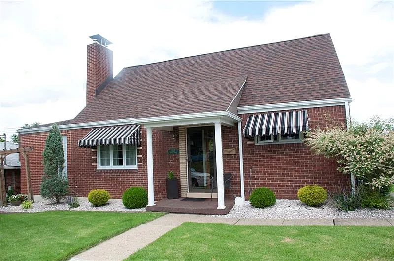 327 Sarah St photo 1
