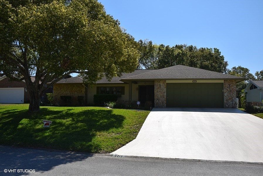 1st image of 8108 Greenside Ln
