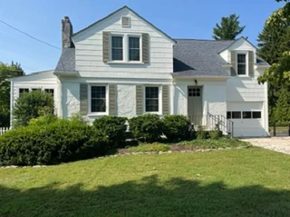 102 Taylor St, Staunton, VA 24401